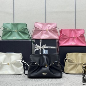 프라다 가죽 숄더백 1BG586