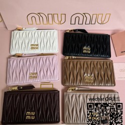 미우미우 MIUMIU 마테라쎄 엔벨롭 카드지갑 5MB006