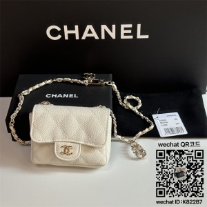 샤넬 클래식 참 체인 벨트백 AP2401