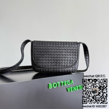 보테가베네타 남성 베네토 플랩 메신저 백 블랙 843836