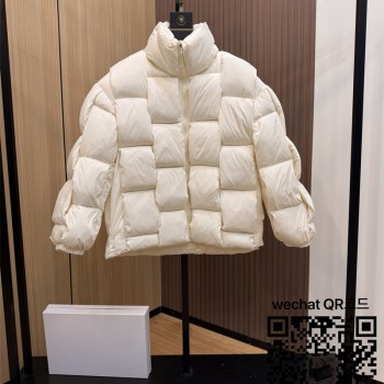 보테가 패딩 90%거위털