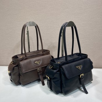 프라다 익스플로어 미듐 리나일론 레더 토트백 블랙 1BG596