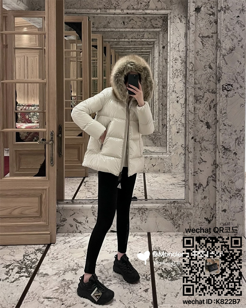 몽클레어 여성 패딩 90%거위털
