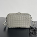 보테가베네타 남성 스몰 인트레치아토 카메라 백 755923