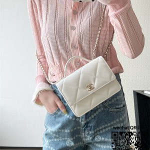 샤넬 신상 탑핸들 미니 백팩