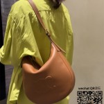 셀린느 엘로이즈 숄더 호보 백 카프스킨 탄 114713