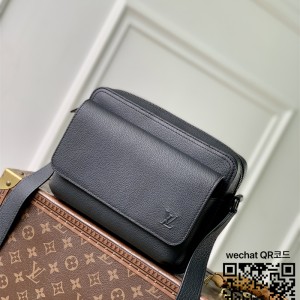 루이비통 보딩 메신저 M15265