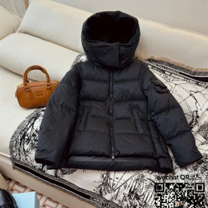 프라다 패딩 여성용 거위털90%