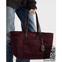 프라다 리에디션 1978 미디엄 리나일론 토트백  1BG555