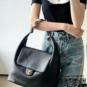 샤넬 신상 호보백 미디움  AS2010 