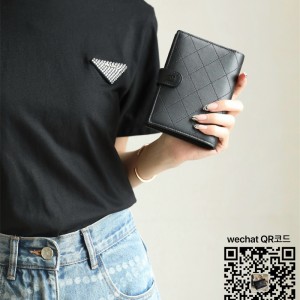 샤넬 캐비어 여권지갑