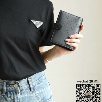 샤넬 캐비어 여권지갑