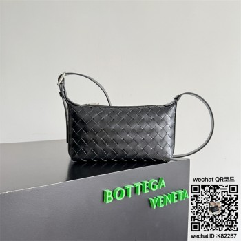 인트레치아토 가죽 지퍼 크로스바디 백 844018