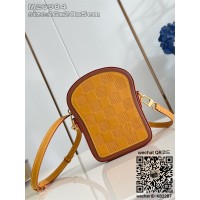 루이비통 토스트 웨어러블 월릿 M26984