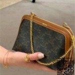 셀린느 체인 클러치 트리옹프 캔버스 10E382