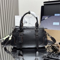 프라다 라지 가죽 토트백 1BG604