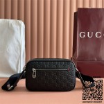 구찌 GG 엠블럼 스몰 크로스백 850242