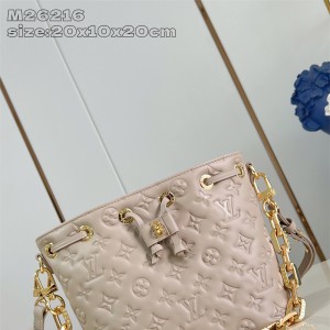 루이비통 쿠상 버킷 M26216