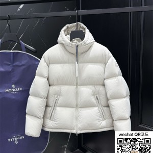 몽클레어 패딩 90%거위털