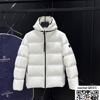 몽클레어 패딩 90%거위털