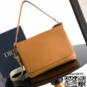 디올 메신저백