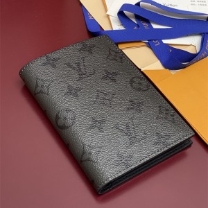 루이비통 남성 여권지갑 패스포트 커버  M26774