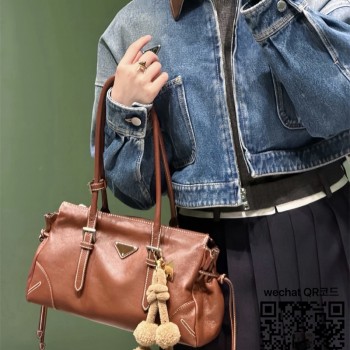 프라다 보니 미디움 앤틱 레더 토트백 1BG628