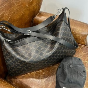 셀린느 로미 라지 스트랩 남성 숄더백 111773