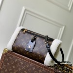 루이비통 테디 미트 모노그램 셔링 M26853