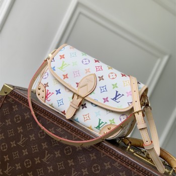 루이비통 다이앤 PM 클러치 백 M27866