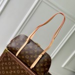 루이비통 스콰이어 이스트 웨스트 토트백  M28953