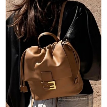 FENDI 펜디 FF 클래스프 블랙 가죽 백팩  8BZ057