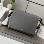 로에베 남성 가죽 플라멩코  새첼  메신저백