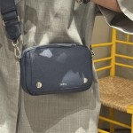 로에베 페블 메신저백