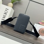 로에베 남성 미니 폰홀더백