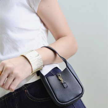 생로랑  LE5A7 부드러운 마이크로 미니백  823960