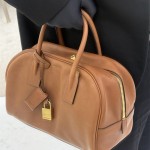 생로랑 해머드 가죽 숄더백 851694