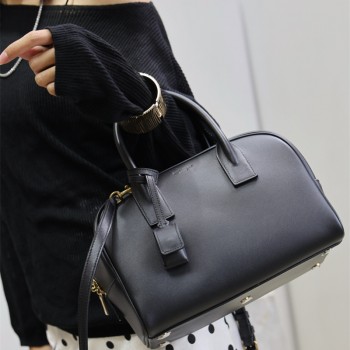 생로랑 해머드 가죽 숄더백 851694