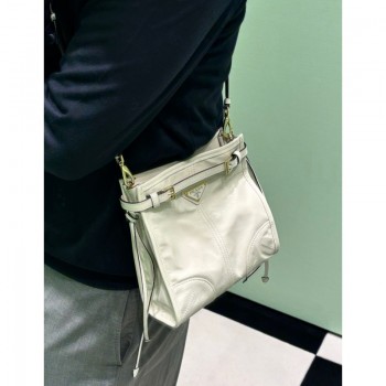 프라다 보니 가죽 미니 숄더백 1BH229