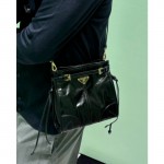 프라다 보니 가죽 미니 숄더백 1BH229