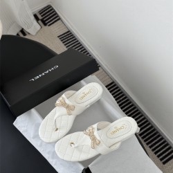샤넬  힐 샌들 슬리퍼
