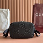 구찌 GUCCI 점보 GG 크로스백 766946