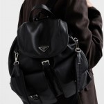 프라다 가죽 백팩 2VZ110A