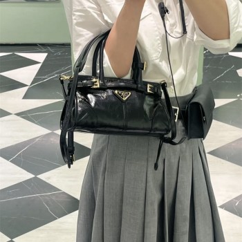 프라다 여성 보니 미니 가죽 1BA486