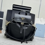 프라다 익스플로어 미디엄 백팩 1BZ080