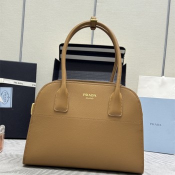 프라다 미디엄 가죽 토트백 1BG538