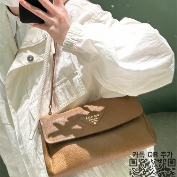 프라다 블랙 가죽 여성 토트백 1BN022