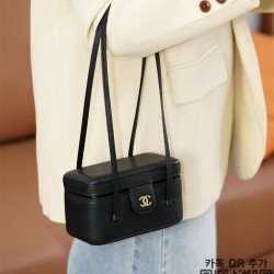 샤넬 26SS 가죽 스트랩 코스메틱 케이스 베니티 미니백 AP5067