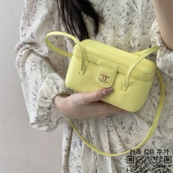 샤넬 26SS 가죽 스트랩 코스메틱 케이스 베니티 미니백 AP5067