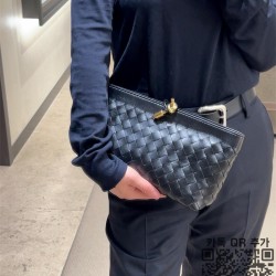 보테가베네타 안디아모 인트레치아토 위브 파우치 876344 신상 클러치백